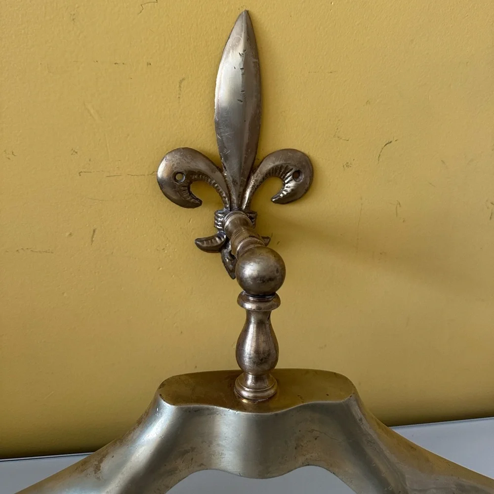 Solid Brass Polished Gold Tone Fleur-de-Lis Wall Mount Hanger